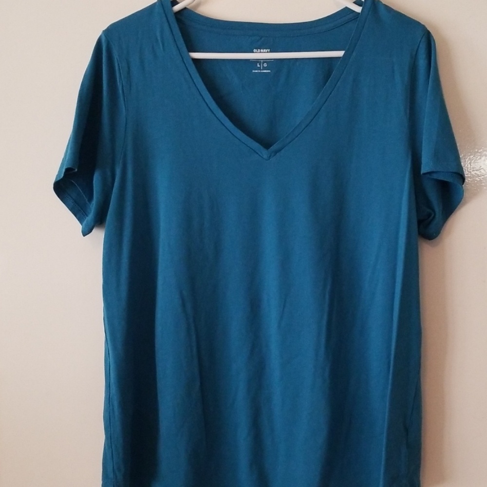 Old Navy blue t-shirt